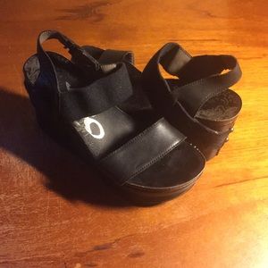 Black OTBT Bushnell Wedge Sandals